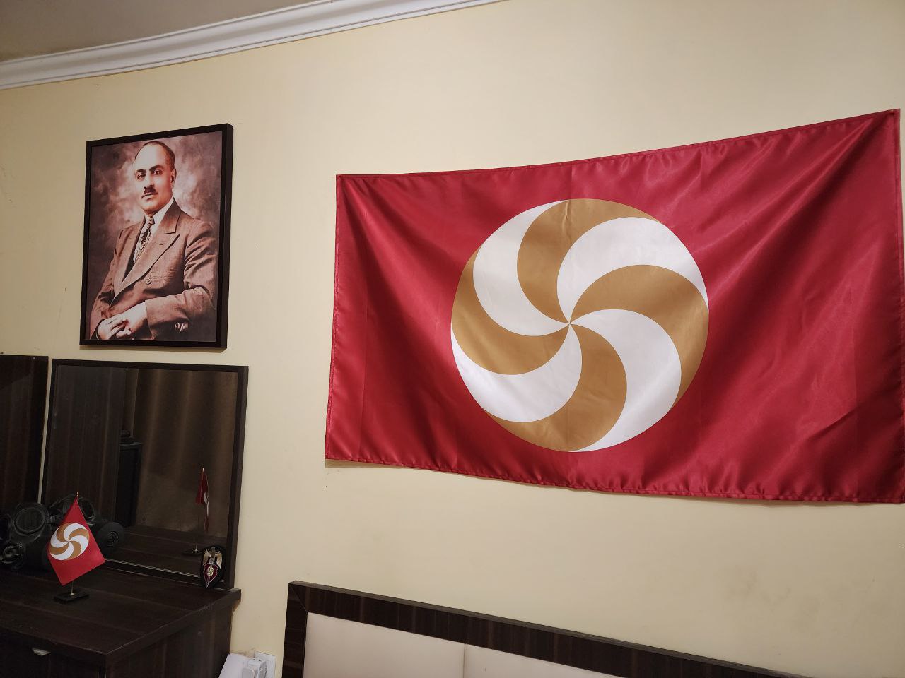 Նժդեհը հենց մեր դրոշը նկատի ուներ, երբ ասաց`«Անպարտելի է մնում միայն այն դրոշը, որը պարզվում է ցեղի անունով ու ցեղի համար»։