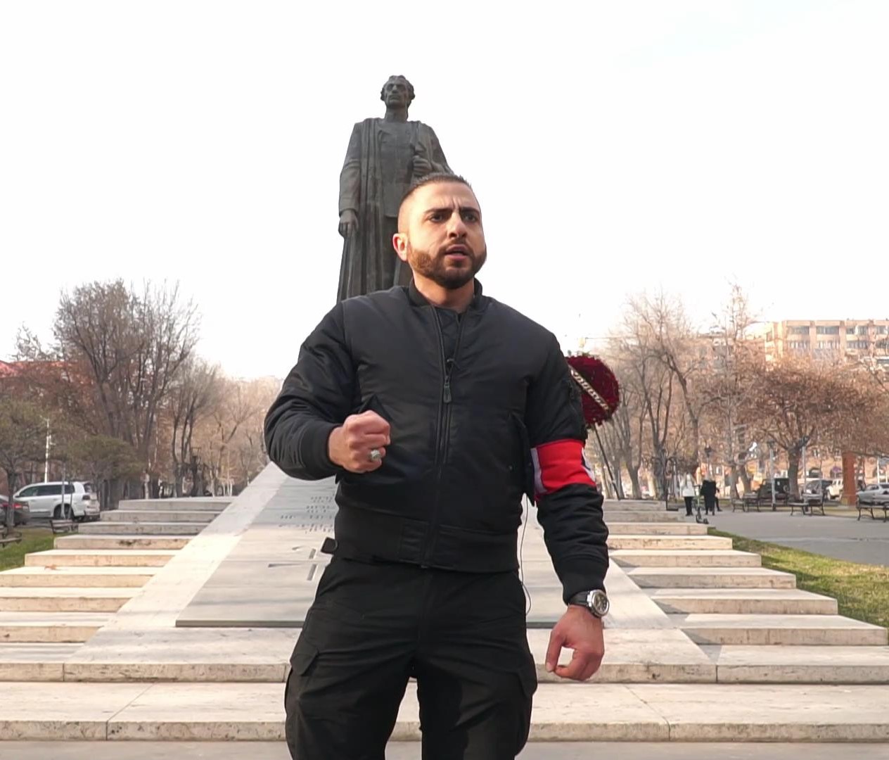 Մարդիկ կան, ովքեր կարծում են, որ ինչ թե մենք մեր ապագա հանրահավաքներում ու քայլերթերում այսպես ասած «ֆաշիստական» ատրիբյուտներ չենք օգտագործելու, ուրեմն այլևս ազդեցիկ չեն լինելու, բայց չարաչար սխալվում են...