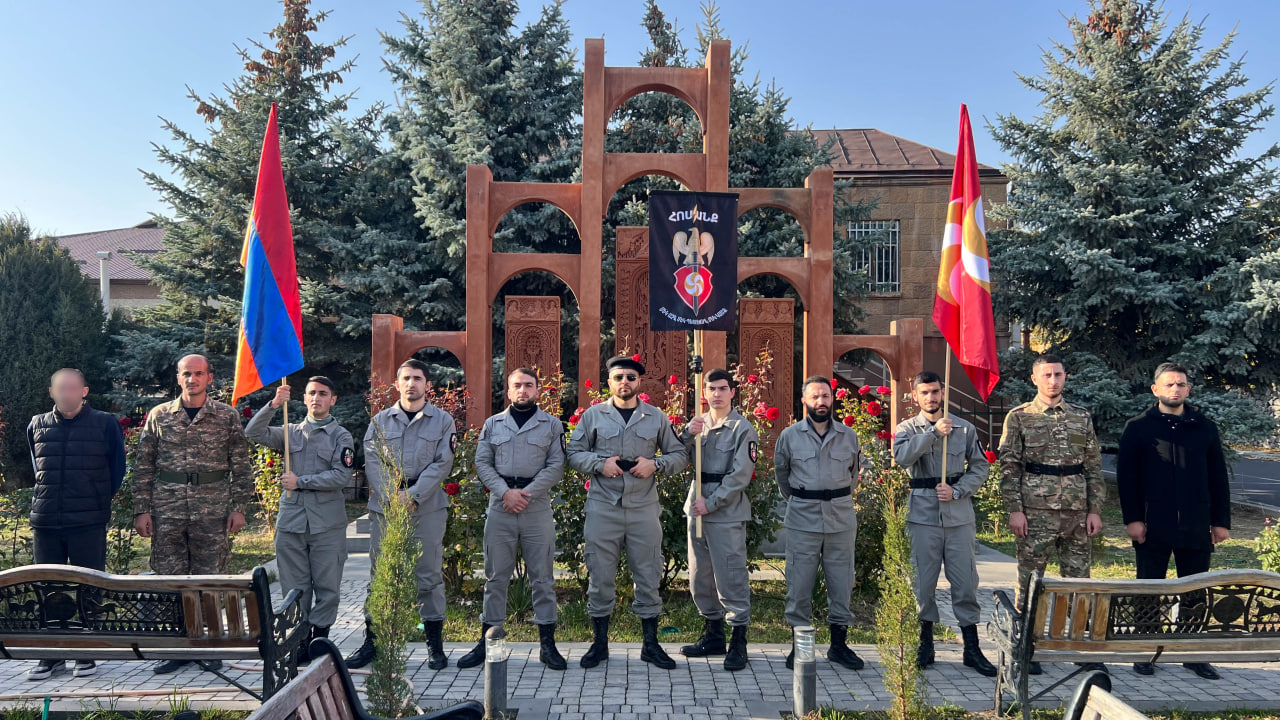 Այս օրերին, երբ Օհանավանում կառավարության ու եկեղեցու միջև տեղի ունեցող թեժ վեճերն ու անիմաստ թոհուբոհը նպատակ ունեն մեր ազգին բաժանել ու իրար դեմ կանգնեցնել, մենք այսօր՝ Նոյեմբերի 9-ին...