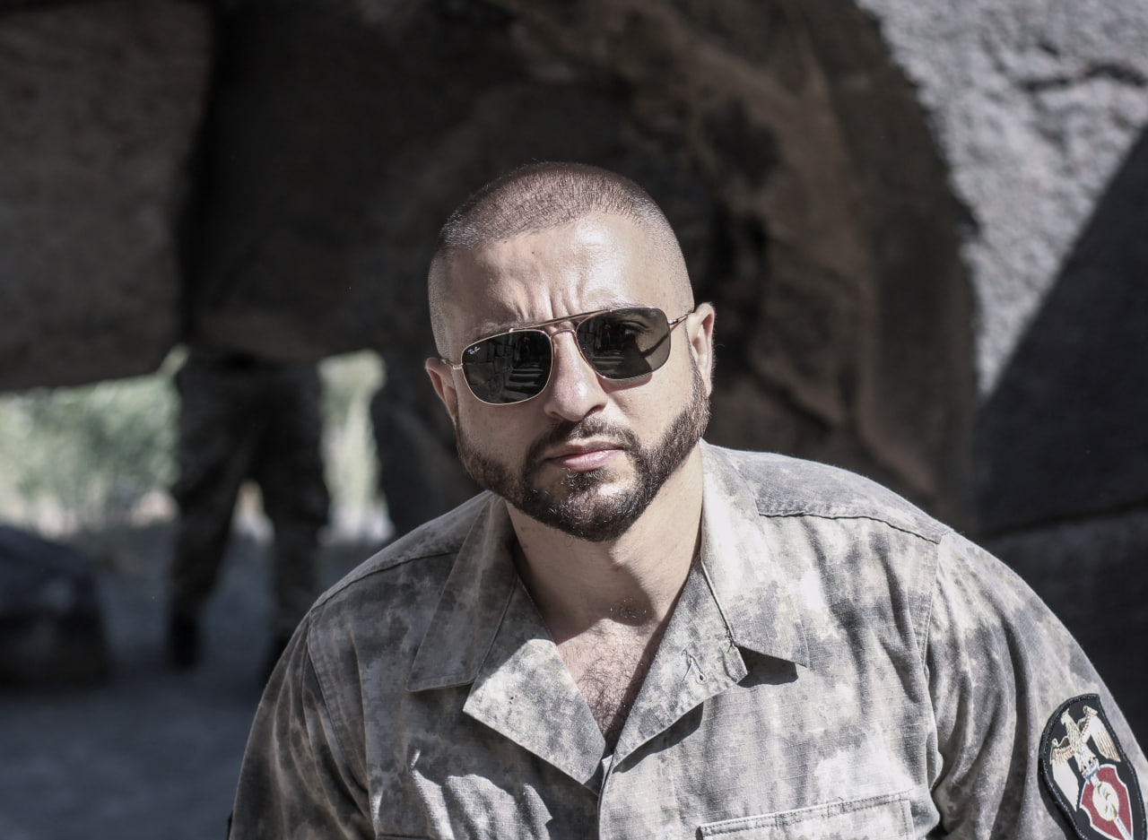 Powerful army, impregnable borders, steadfast Fatherland!