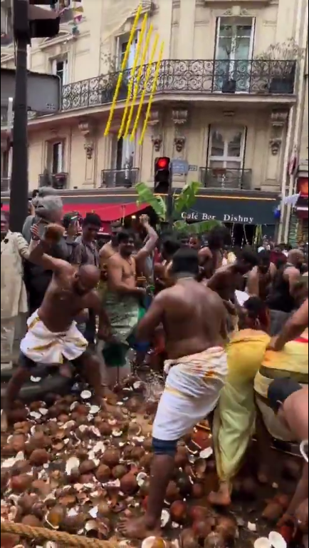 Սա «ազատագրված» Փարիզն է: Կարևորն այն է, որ չեն ապրում «գերմանացիների օկուպացիայի տակ»...