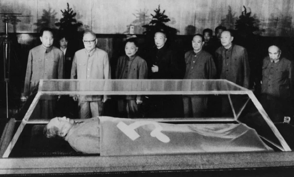 49 տարի առաջ այսօր Մաո Ցզեդունը վերջապես դարձավ լավ կումունիստ...