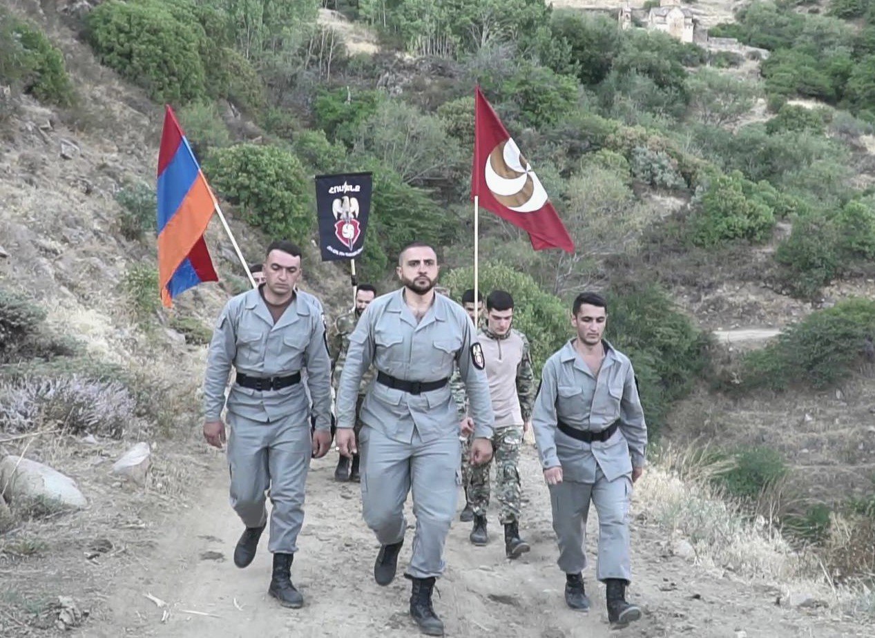 Գաղափարներին հետևելը արժեք չունի և ոչինչ չի նշանակում...