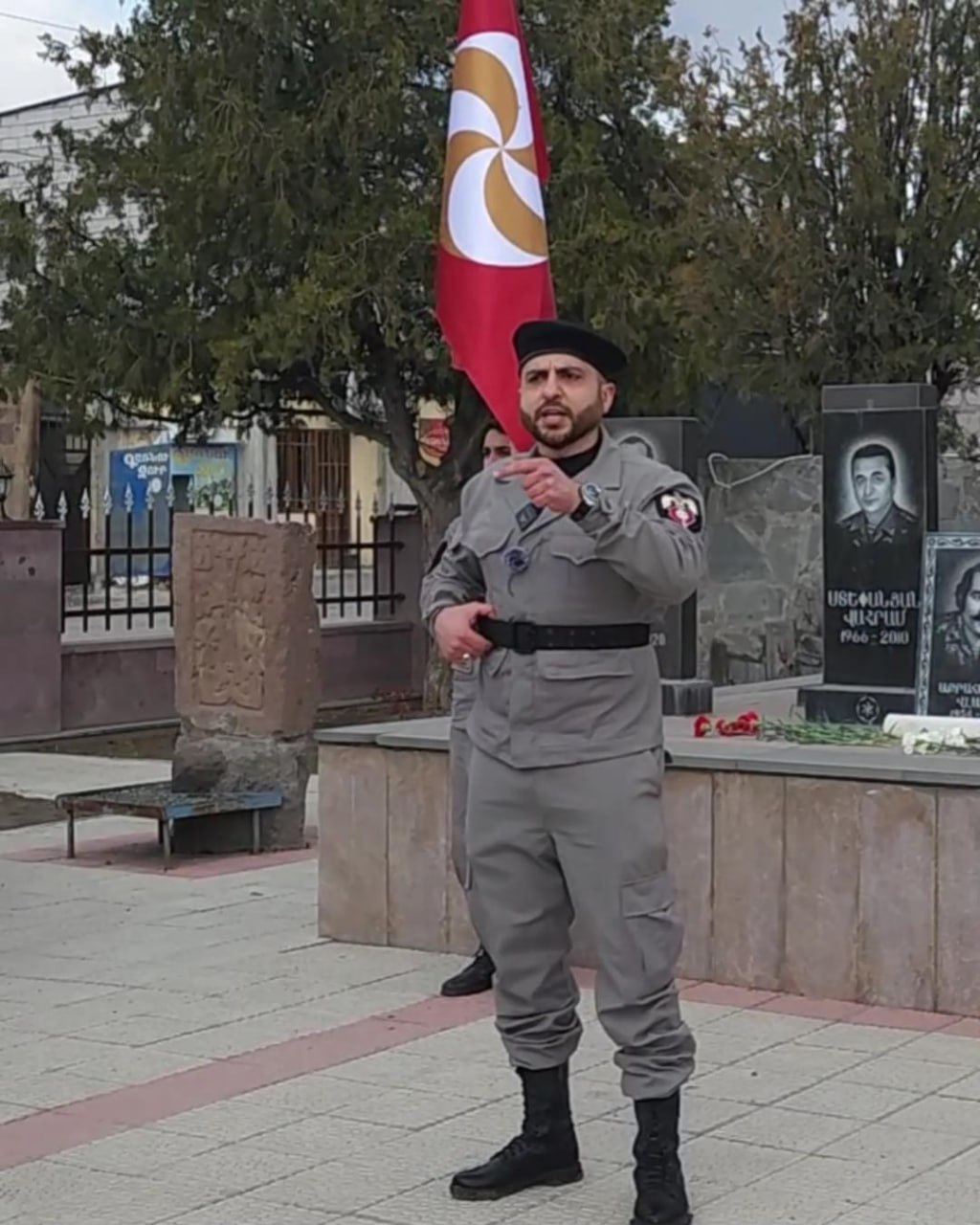 Մեր թշամիները ուզում են գրավել մեր երկիրը...