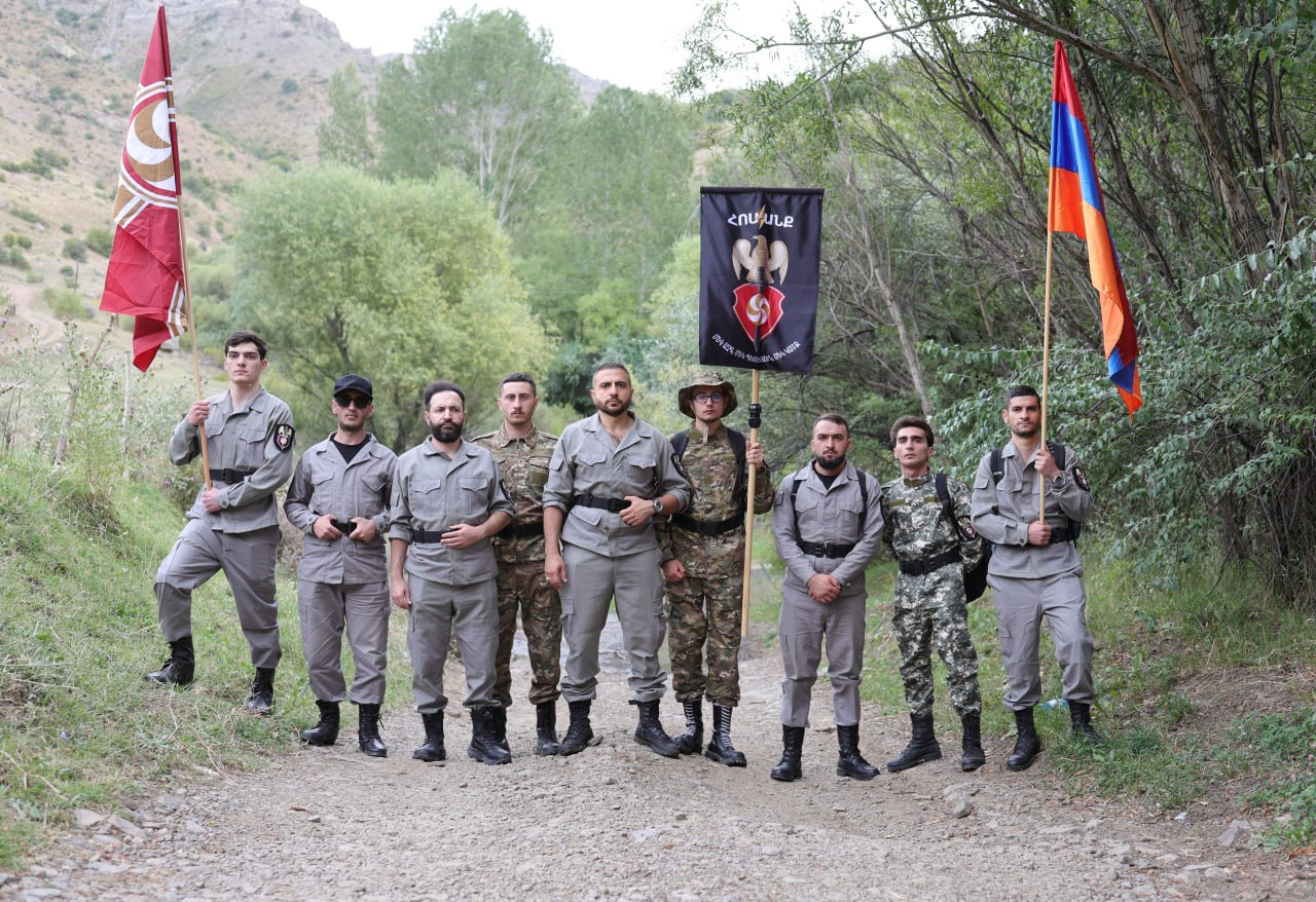 Դեպի Սմբատաբերդ, դեպի անառիկ Հայաստան...